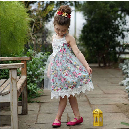 5 Subtle Ways to Make Sure Your Little Girl Stands Out From the Flower Girl Crowd